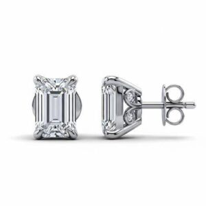 Classic Emerald Stud